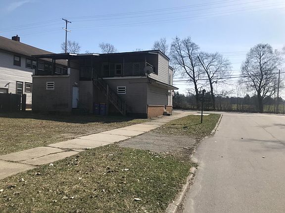 3rd image of 701 Knapp St NE