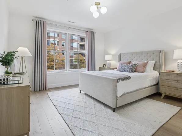 22 Avenue At Port Imperial image 6 of 34