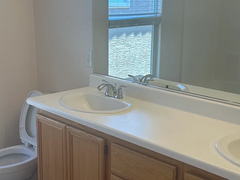 828 Percy Arms St — Photo 5