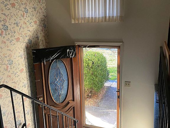 4th image of 3823 Woodcrest Cir NW