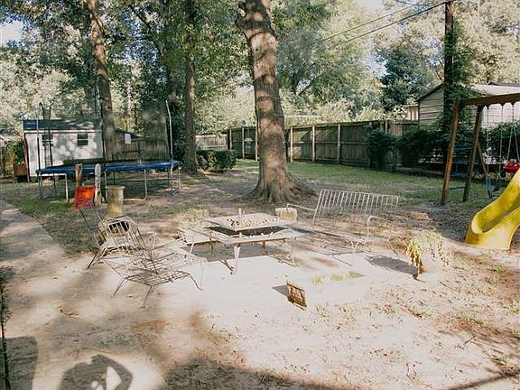 5th image of 1106 Rosewood Ln