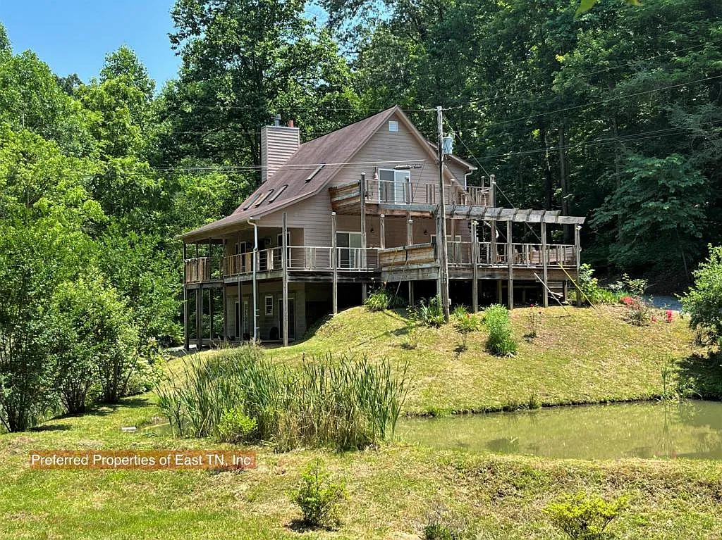 709 Brown Mountain Rd — Photo 2