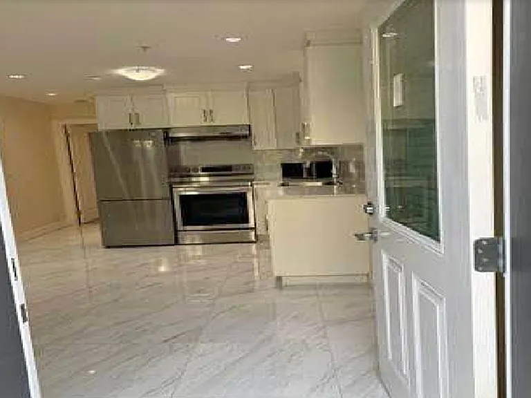 3433 Turner St #5 — Photo 5