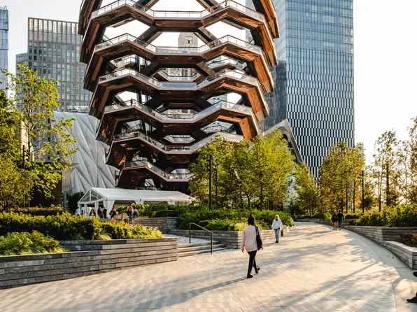 400 West 37th Street image 31 of 69