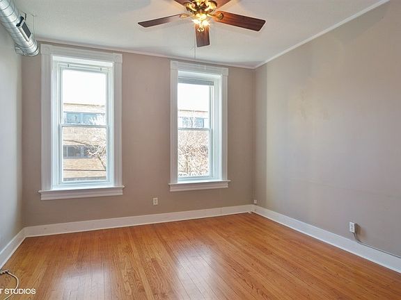 4th image of 2248 N Southport Ave