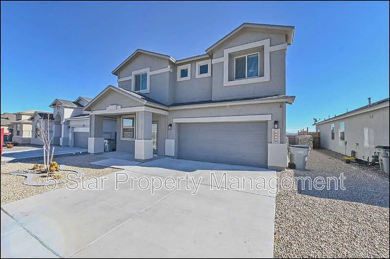 4 bed, 2.5 bath, 2267 sqft, $2,075 — Photo 4