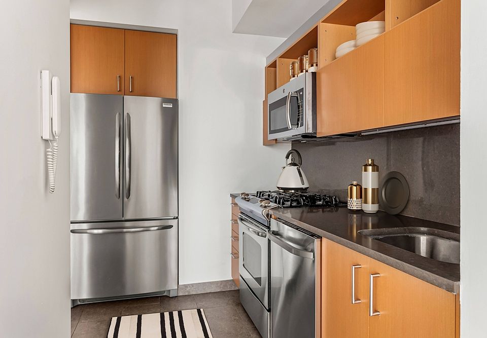 1st image of 8 Spruce St APT 16E