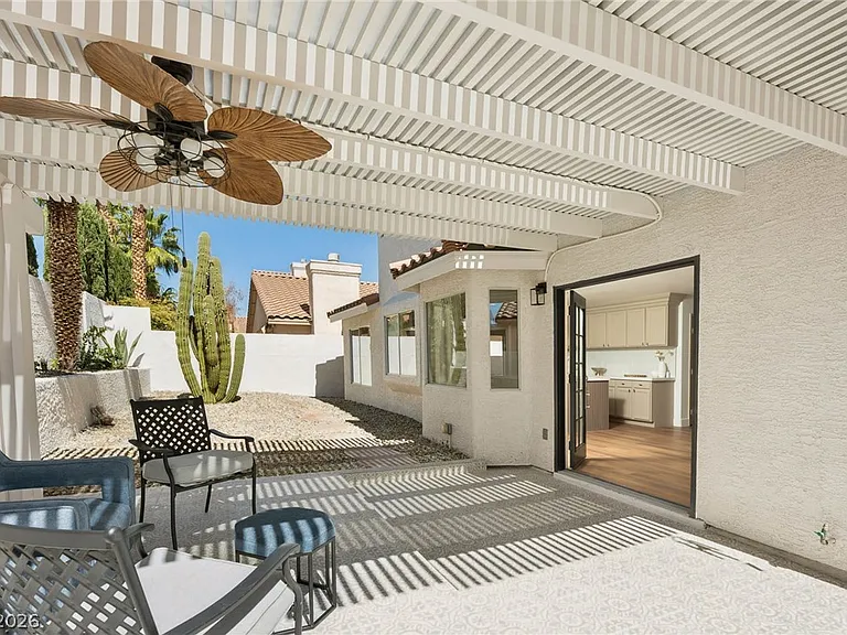 7825 Desert Bell Ave — Photo 32
