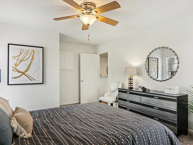 Greyeagle Apartments — Photo 17