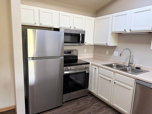 4th image of 1321 Lake Dr W APT 329