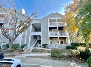 1724 Lake Shore Crest Dr APT 5, Reston, VA 20190