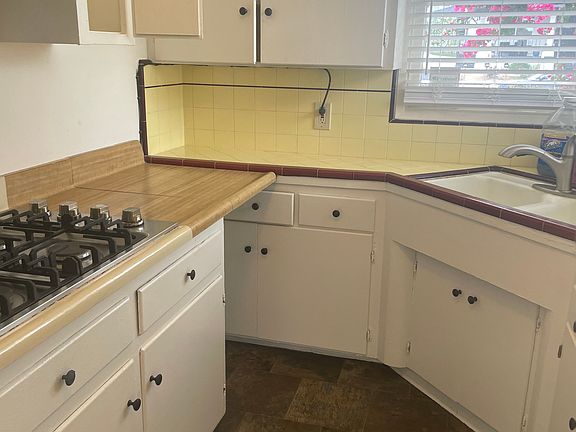 3rd image of 3349 Herman Ave