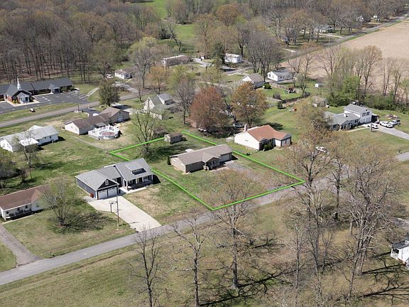 3rd image of 111 Honeysuckle Ln