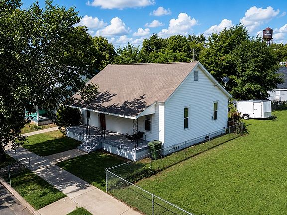 2nd image of 3827 1st Ave
