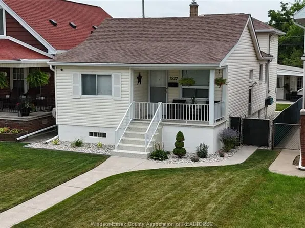 1527 Pierre Ave, Windsor, ON N8X 4P6