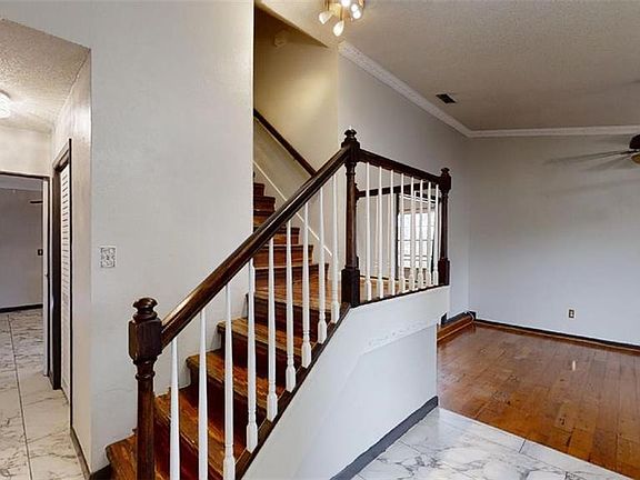 5th image of 1307 Corner Oaks Dr