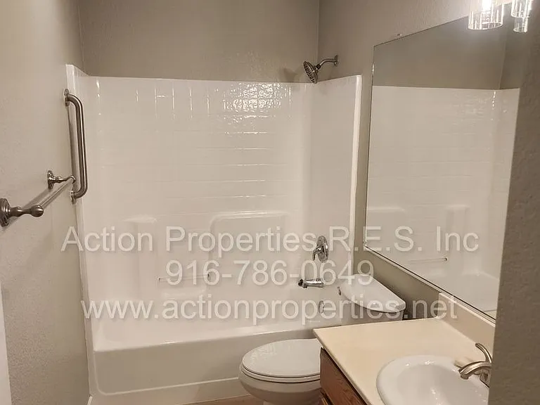 1057 Shenencock Way — Photo 20
