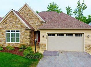 7445 Edwards Lndg, Chagrin Falls, OH 44023