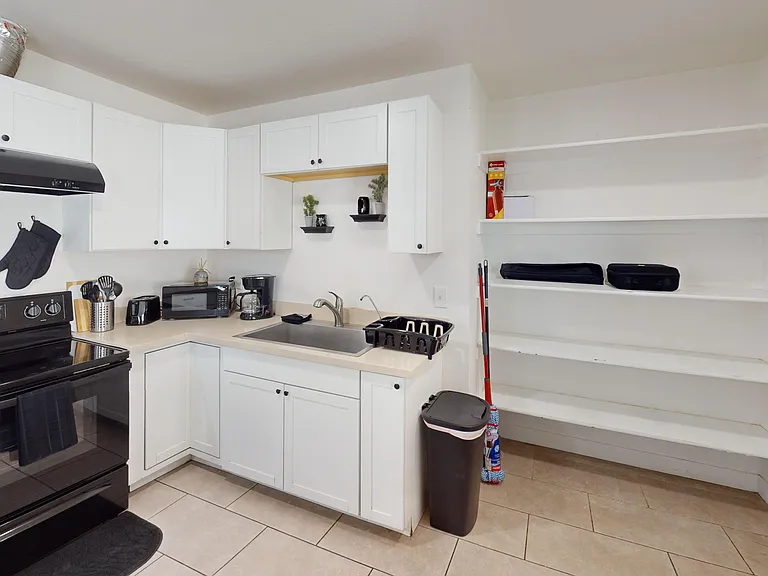 1408 E Orange St #3 — Photo 7