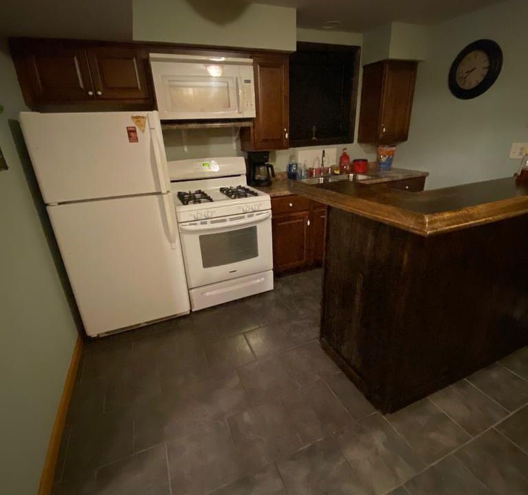 2nd image of 6333 N Odell Ave