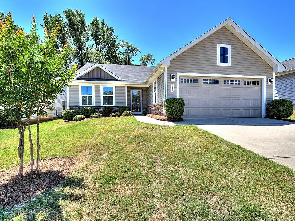 1st image of 688 Hardwood Dr