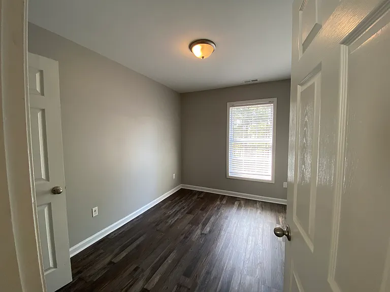505 Avent Ferry Rd — Photo 10