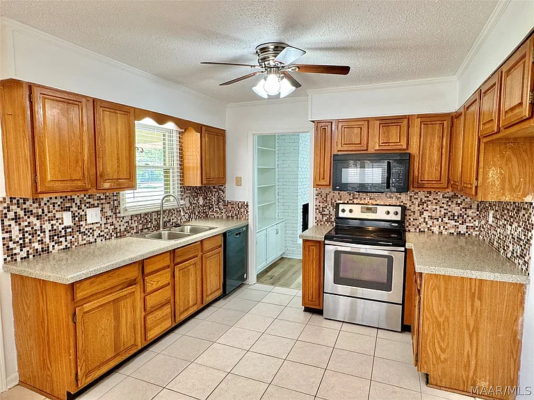 2311 Cottingham Dr — Photo 13