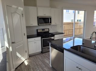 3153 Sunny Gate Ln, Folsom, CA 95630
