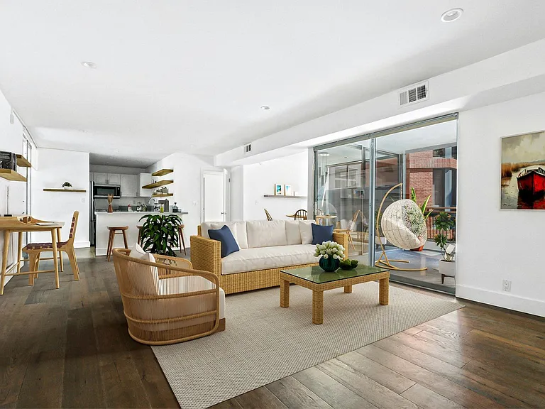 1025 Ocean Avenue — Photo 2