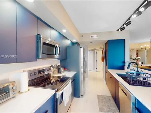 1000 Island Blvd, North Miami Beach, FL
