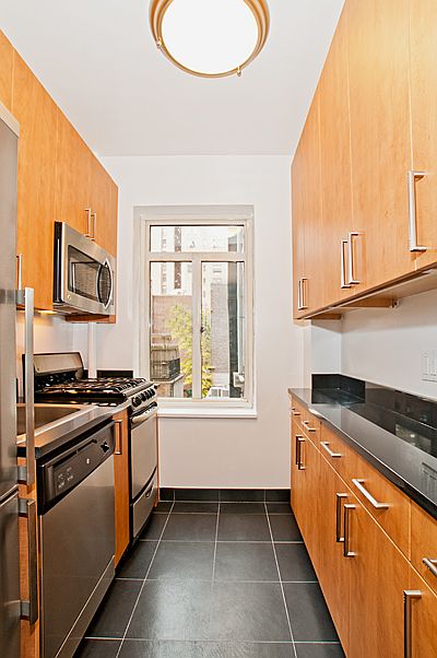 2nd image of 20 E 35th St APT 4G