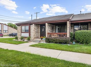 34898 Mercer Ln, Fraser, MI 48026