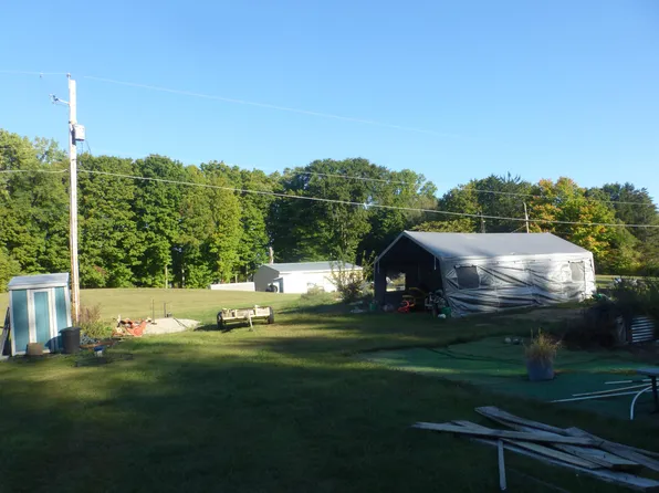 15646 W Clear Lake Rd, Buchanan, MI 49107