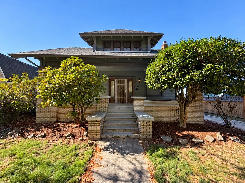 412 SW 5th St