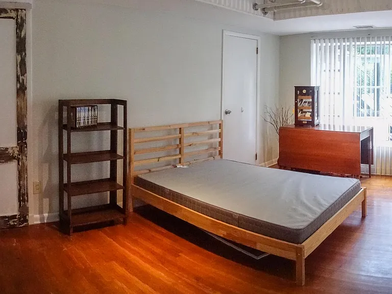 926 Greenwood Ave NE #9 — Photo 3