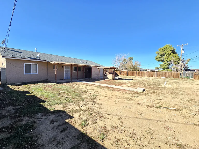 8651 S Loop Blvd — Photo 13