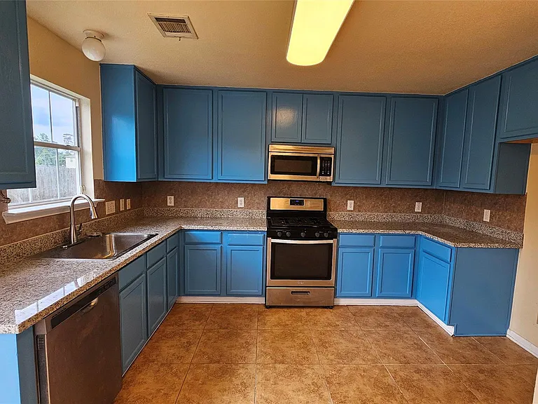 22135 Greengate Dr — Photo 13