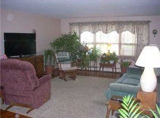 112 Grasmere Rd, Lockport, NY 14094