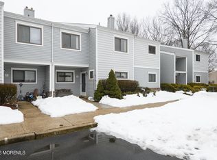 8 Beverly Ct, Tinton Falls, NJ 07724
