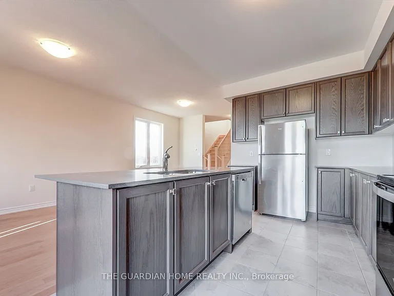 2913 Nakina St — Photo 12