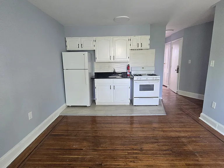 4812 Regent St #3 — Photo 2