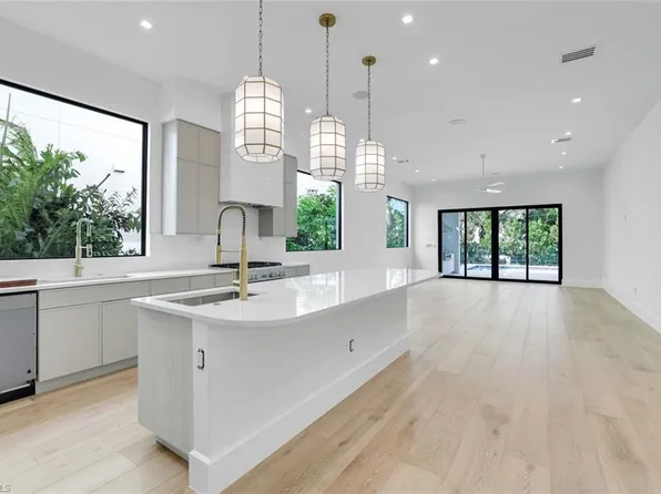 513 92nd AVE N, NAPLES, FL 34108