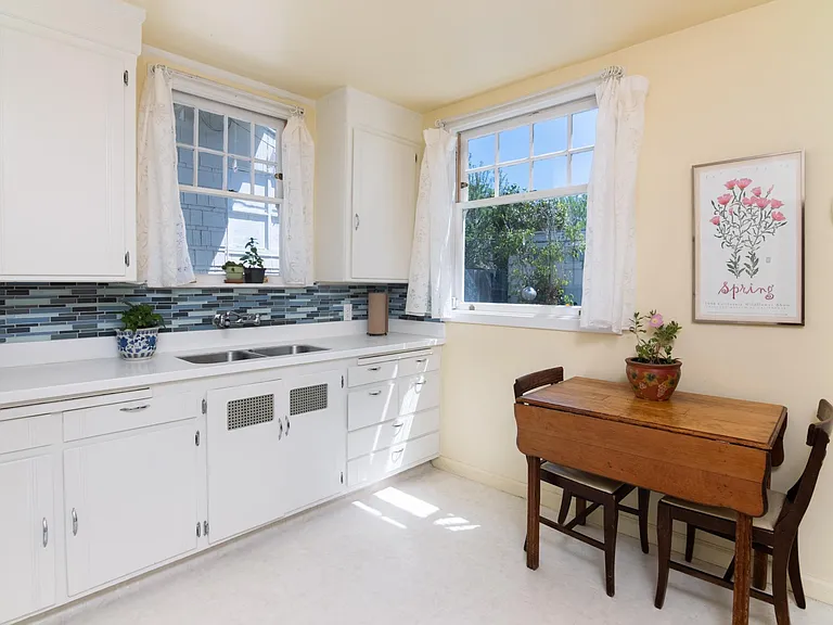 4182 Emerald St — Photo 10