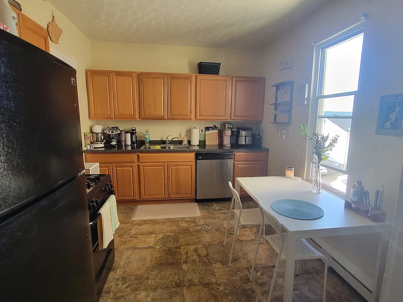 4 bed, 1754 sqft, $2,700 — Photo 4