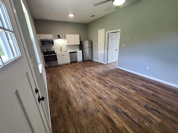 3rd image of 241 Dogwood St #2