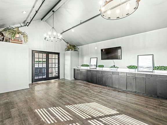 4th image of 230 N 10th St APT 130