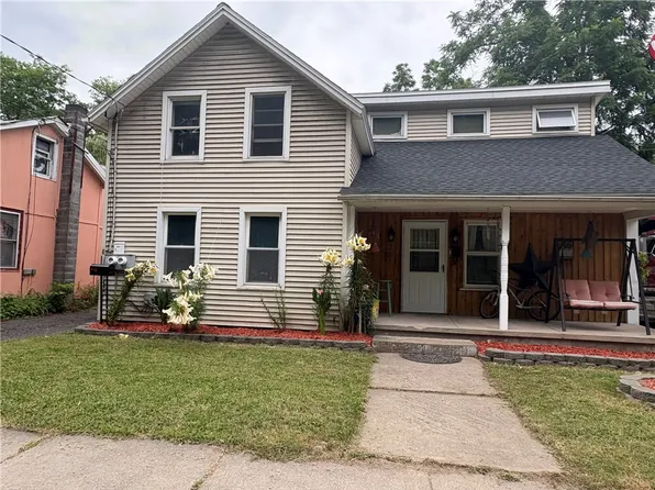 381 Prospect Dr, Palmyra, NY 14522