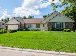 51715 Trail Ridge Dr, Granger, IN 46530