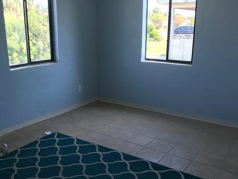 146 Laurie Dr — Photo 7