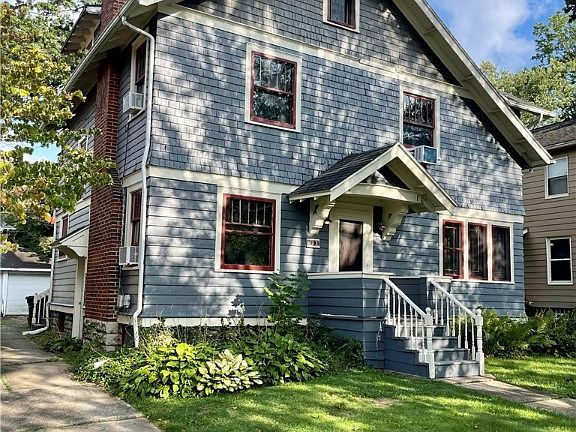 3rd image of 293 Storer Ave